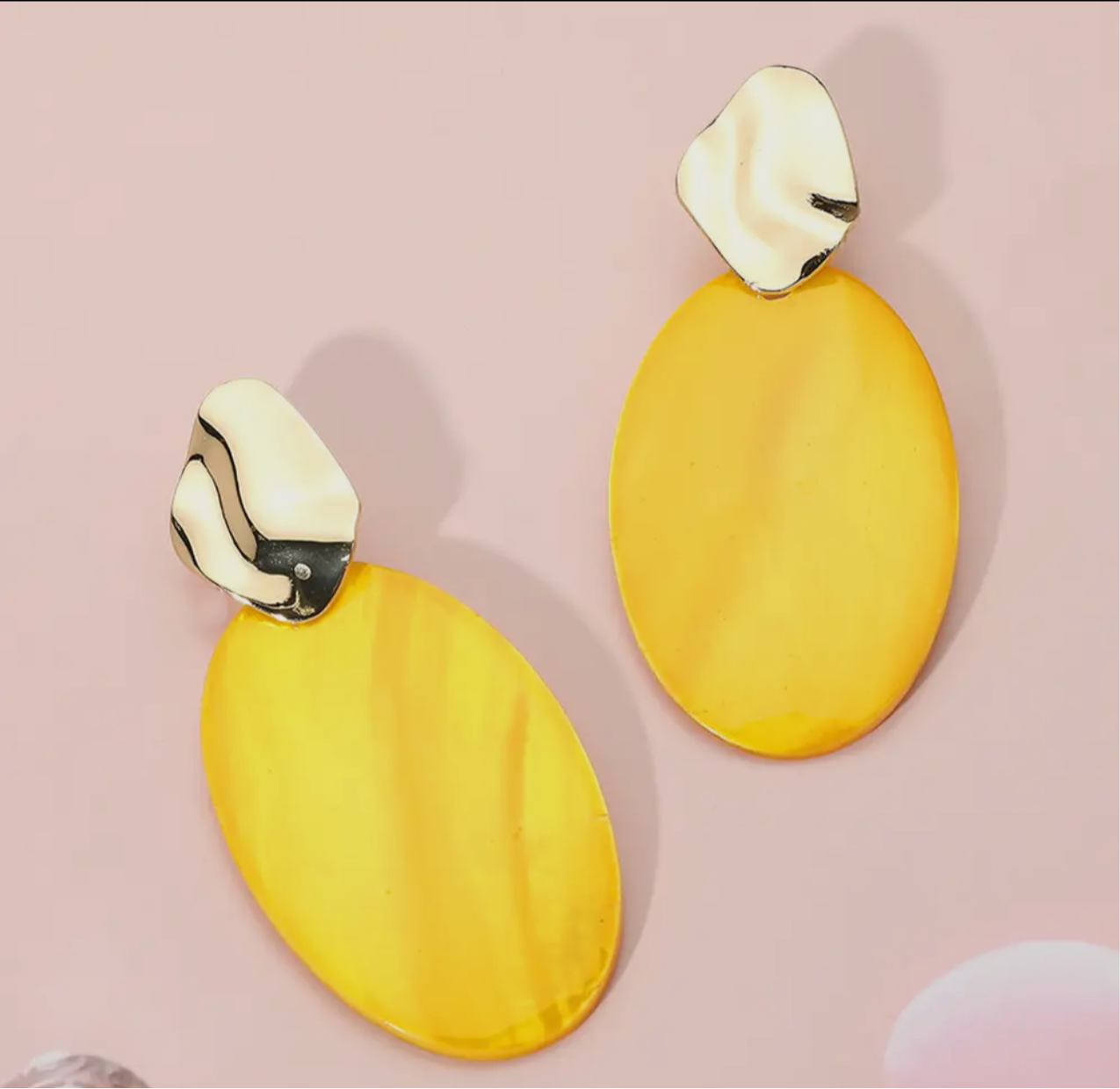 Mother of Pearl Oval Earring