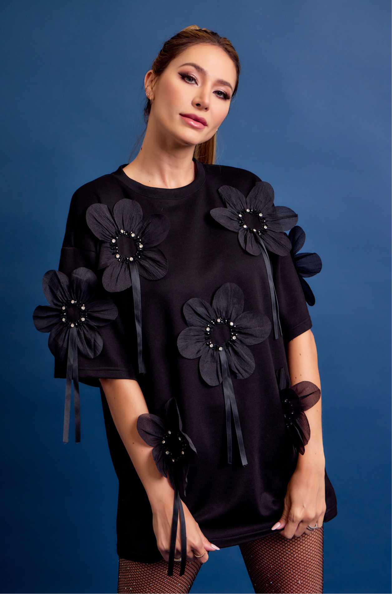 NICOLE FLORAL APPLIQUE OVERSIZED T-SHIRT