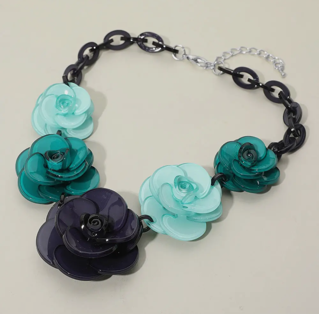 Bold Resin Flower Link Statement Necklace_Black Turquoise