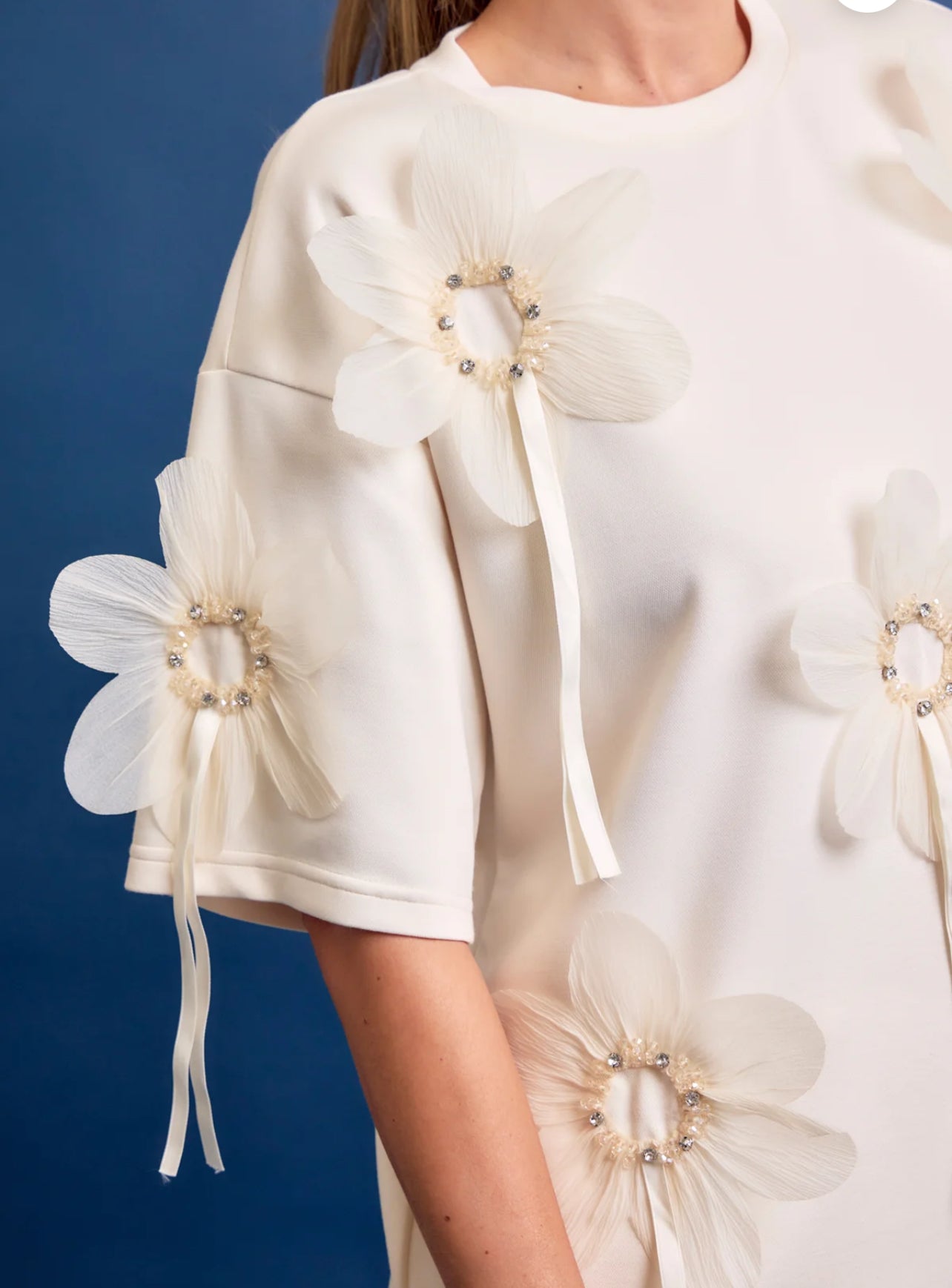 NICOLE FLORAL APPLIQUE OVERSIZED T-SHIRT