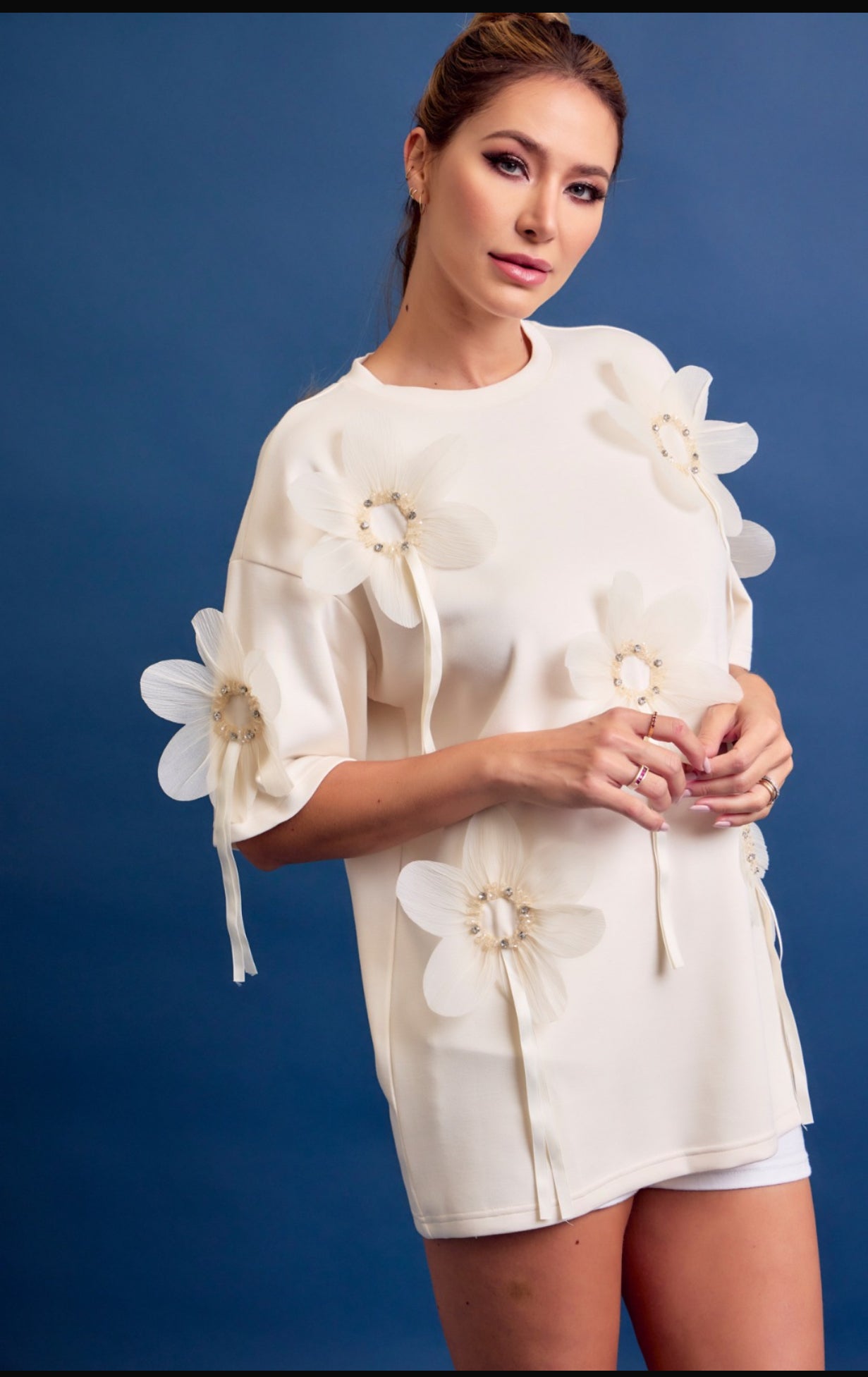 NICOLE FLORAL APPLIQUE OVERSIZED T-SHIRT