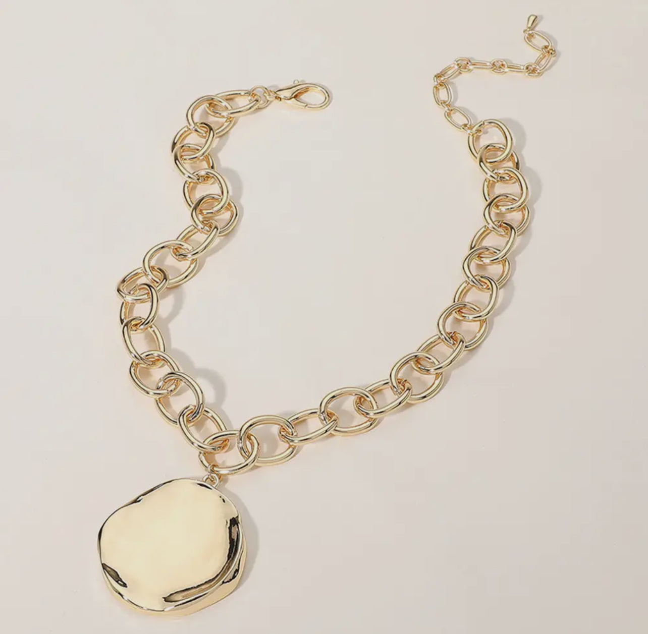Gold Metal Round Plate Chunky Chain Necklace