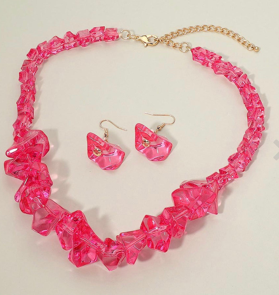 Chunky Resin Pebble Statement Necklace_Fucshia