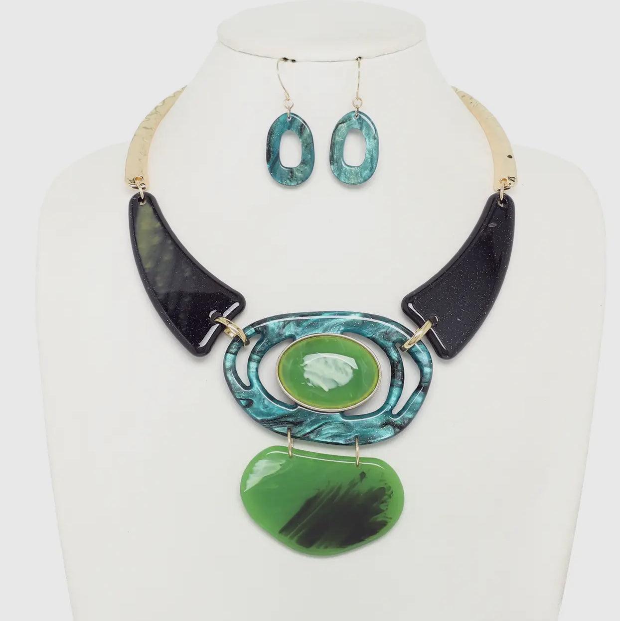Green ACRYLIC Statement SHAPE NECKLACE SET
