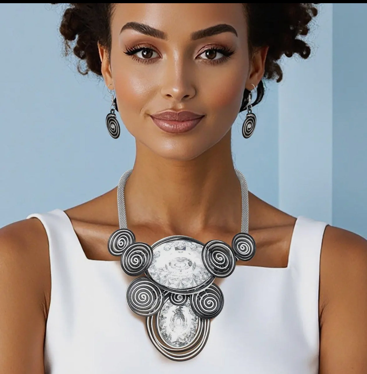 Silver Bold Double Oval Accented Metal Wire Statement Necklace_GB