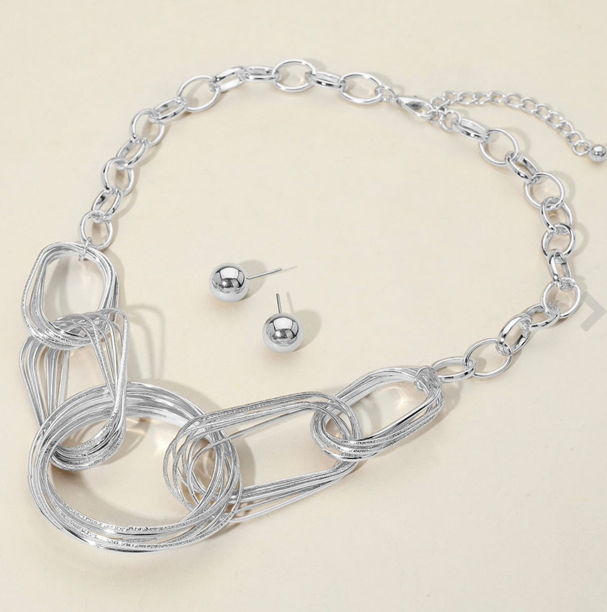 Abstract Metal Ring Linked Chain Necklace