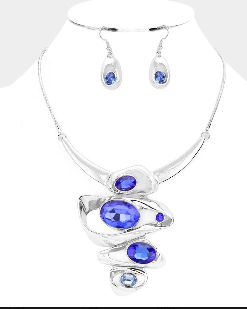 Crystal Oval Metal Necklace