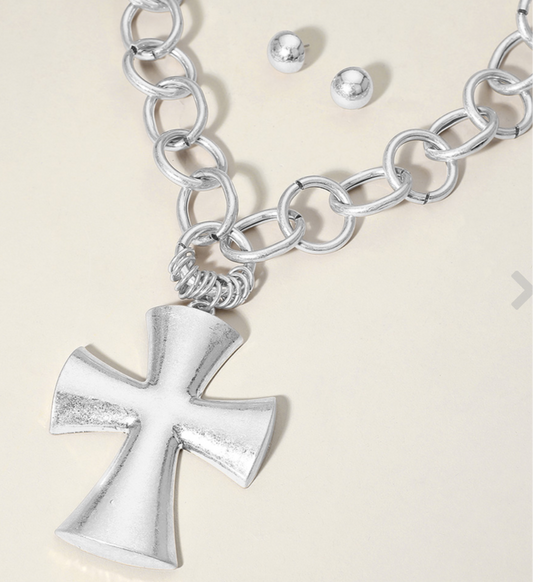 Chunky Matte Metal Cross Pendant Necklace_Silver