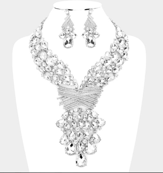 WOW FACTOR Teardrop Round Stone Embellished Statement  Necklace Set