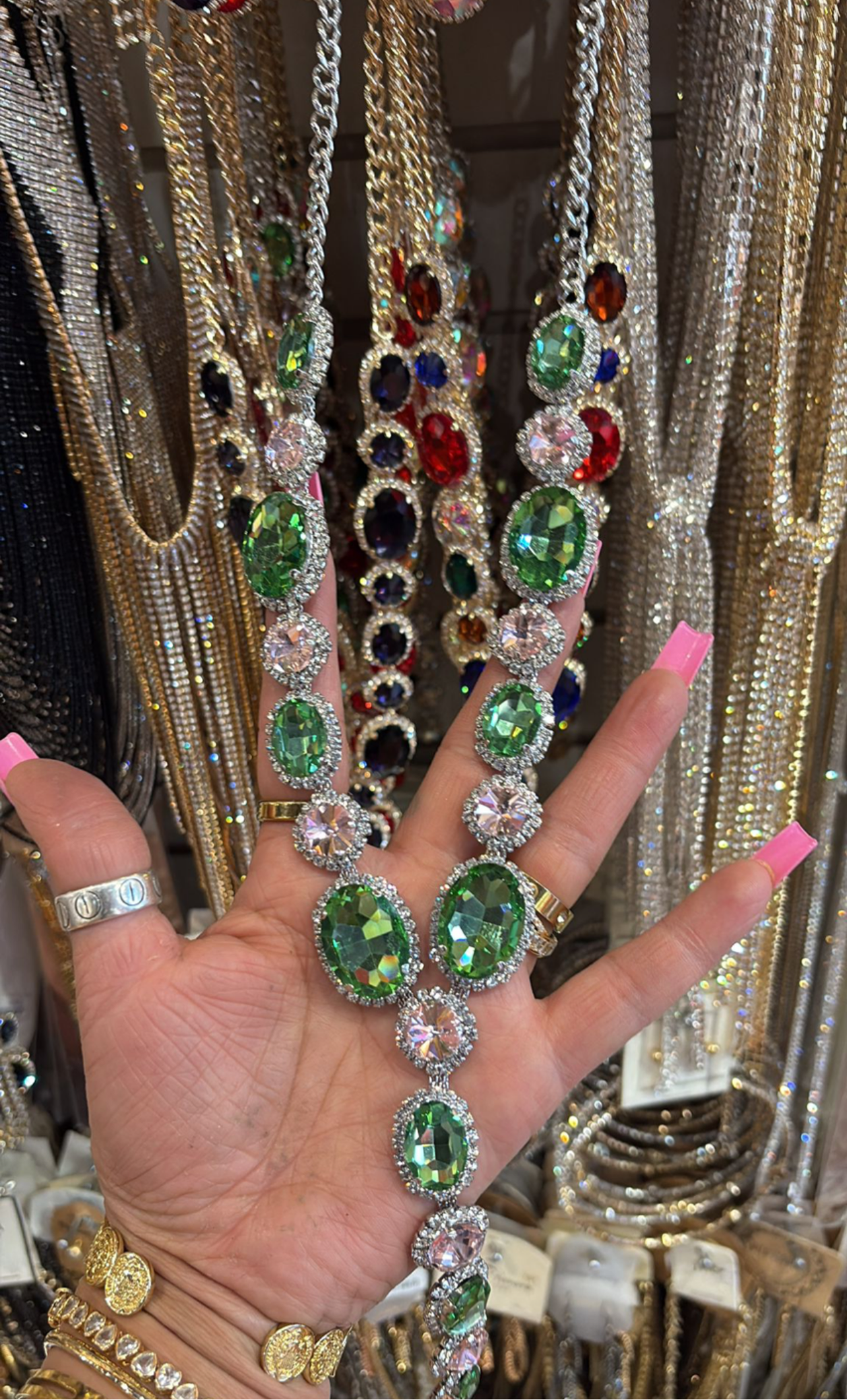 On Time Glass Stone Necklace Set