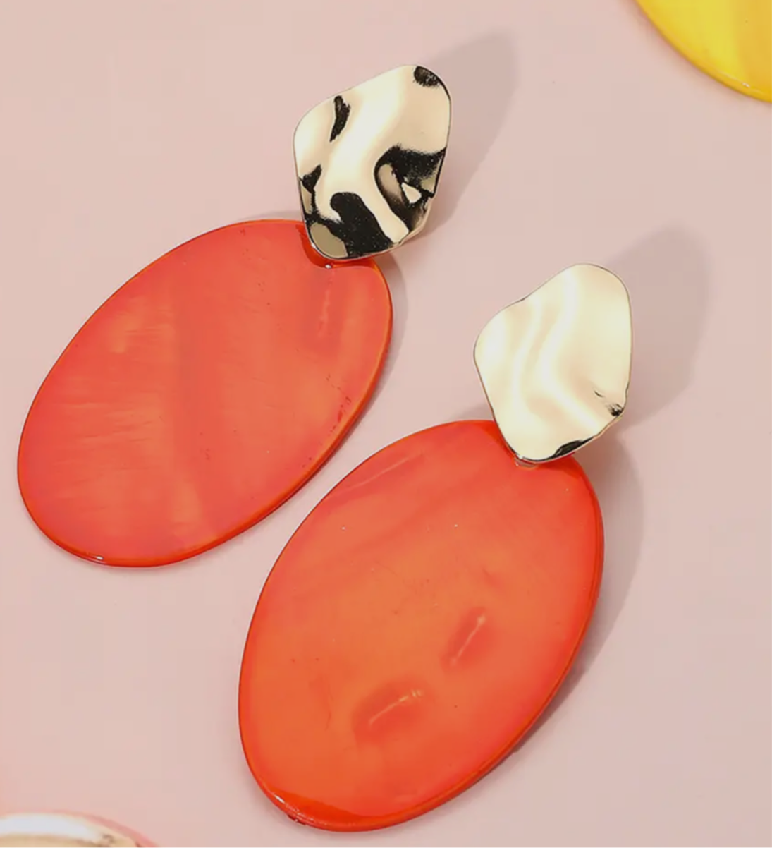 Mother of Pearl Oval Earring