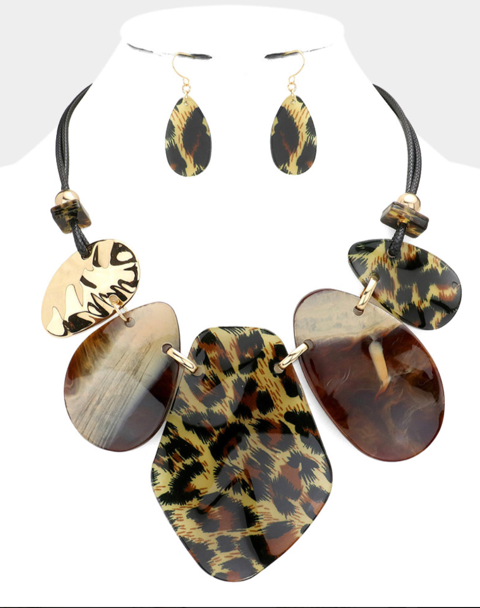 Leopard Patterned Abstract Resin Metal Link Necklace