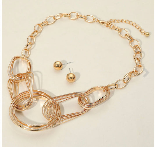 Abstract Metal Ring Linked Chain Necklace