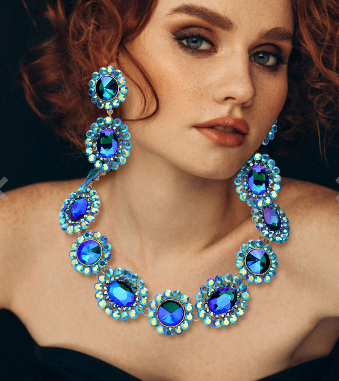 Round Oval Stone Accented Necklace