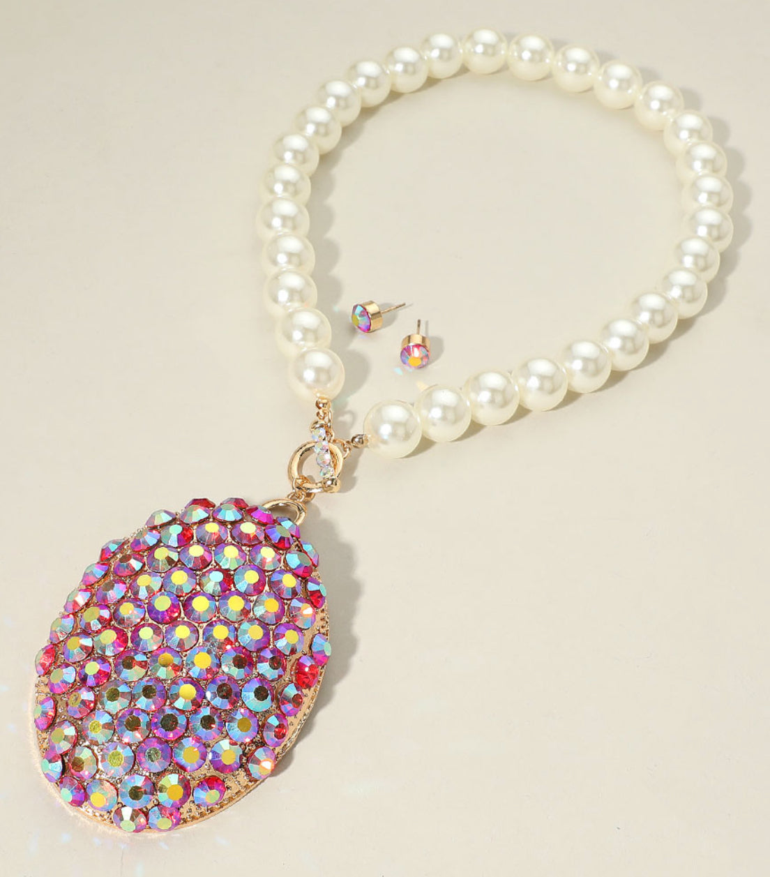 Oversized Crystal Rhinestone Paved Oval Pendant Chunky Pearl Necklace