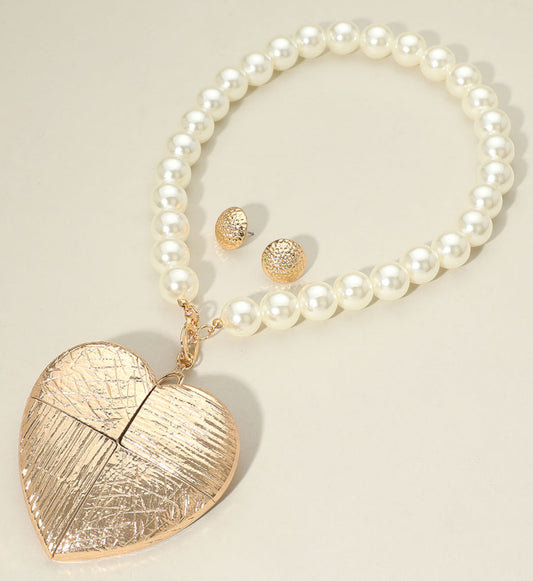 Bold Textured Metal Heart Pendant Chunky Pearl Necklace