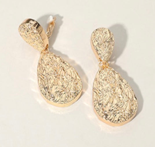 Chunky Textured Metal Teardrop Dangle Clip On Earrings