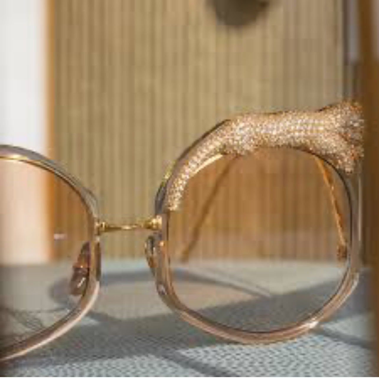 OVERSIZE RETRO ROUND JAGUAR BROW SUNNIES