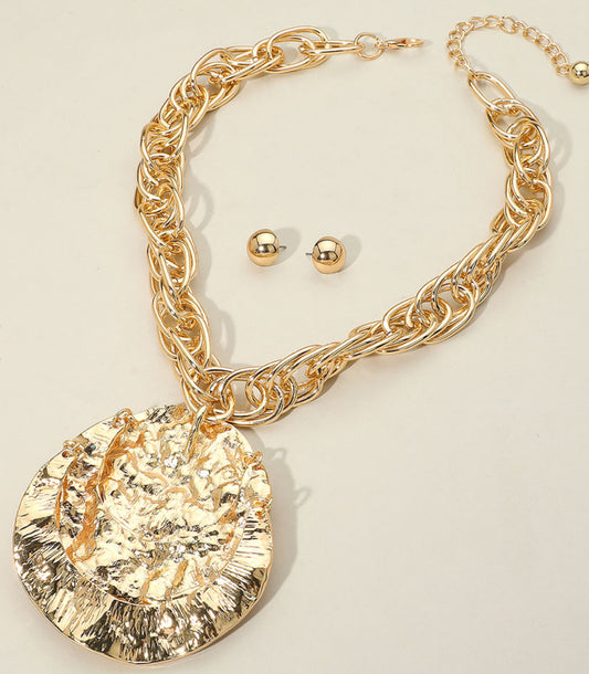 Gold Hammered Metal Pendant Chain Necklace